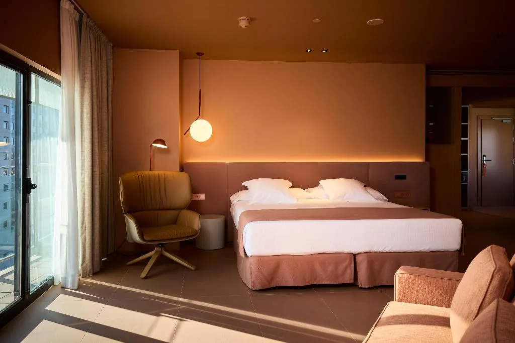 QUADRUPLE SUPERIOR Room, Barcelona Princess, Barcelona