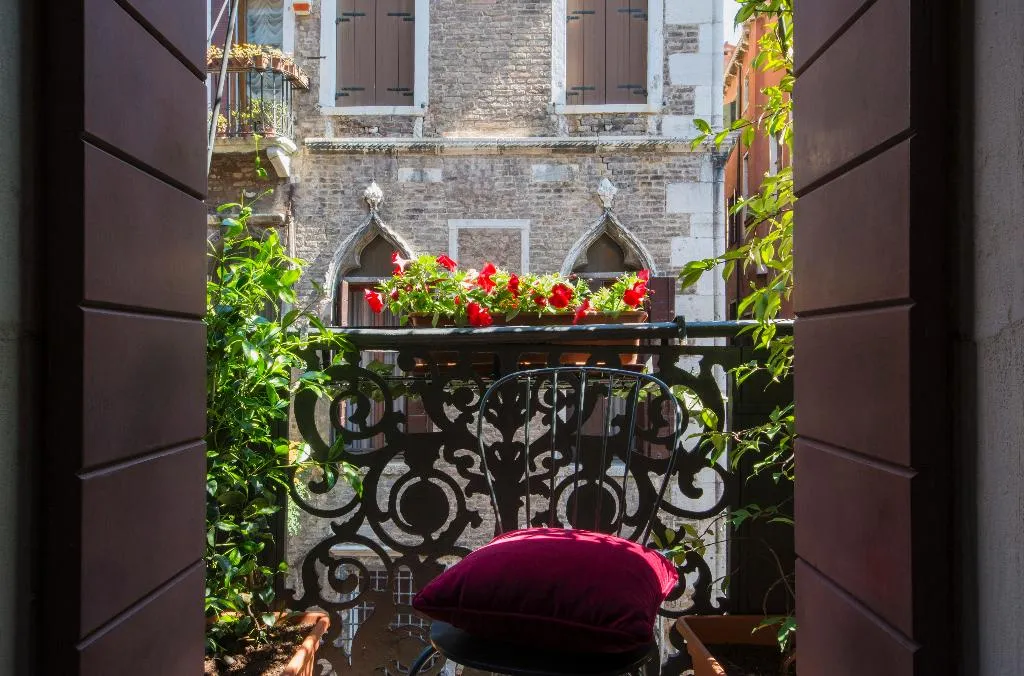 Terrace, Becher, Venice