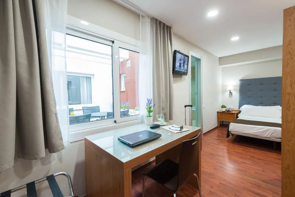DOUBLE WITH KITCHENETTE Room, Senator Barcelona Apartments, Barcelona