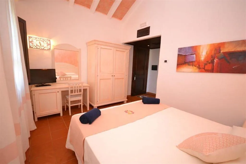 Room, Galanias Hotel And Retreat, Cagliari