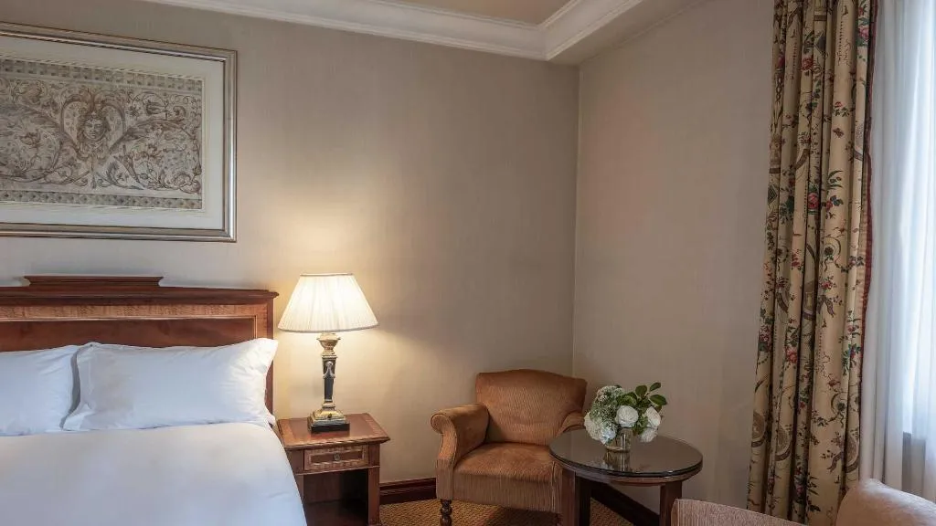DOUBLE CLASSIC QUEEN BED Room, InterContinental Madrid, Madrid