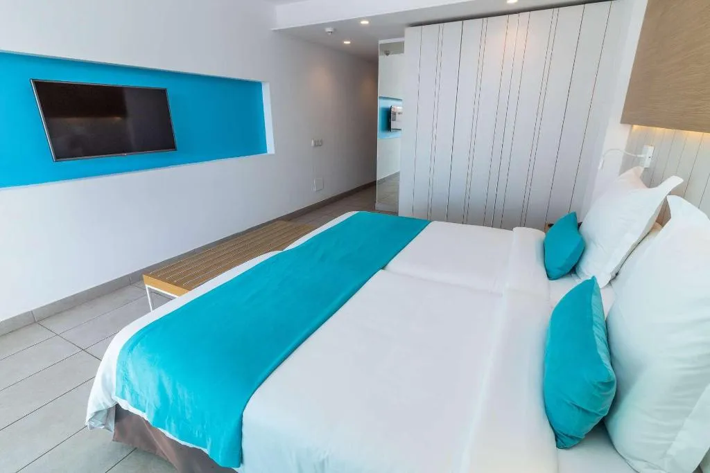 Room, Akeah Broncemar, Gran Canaria