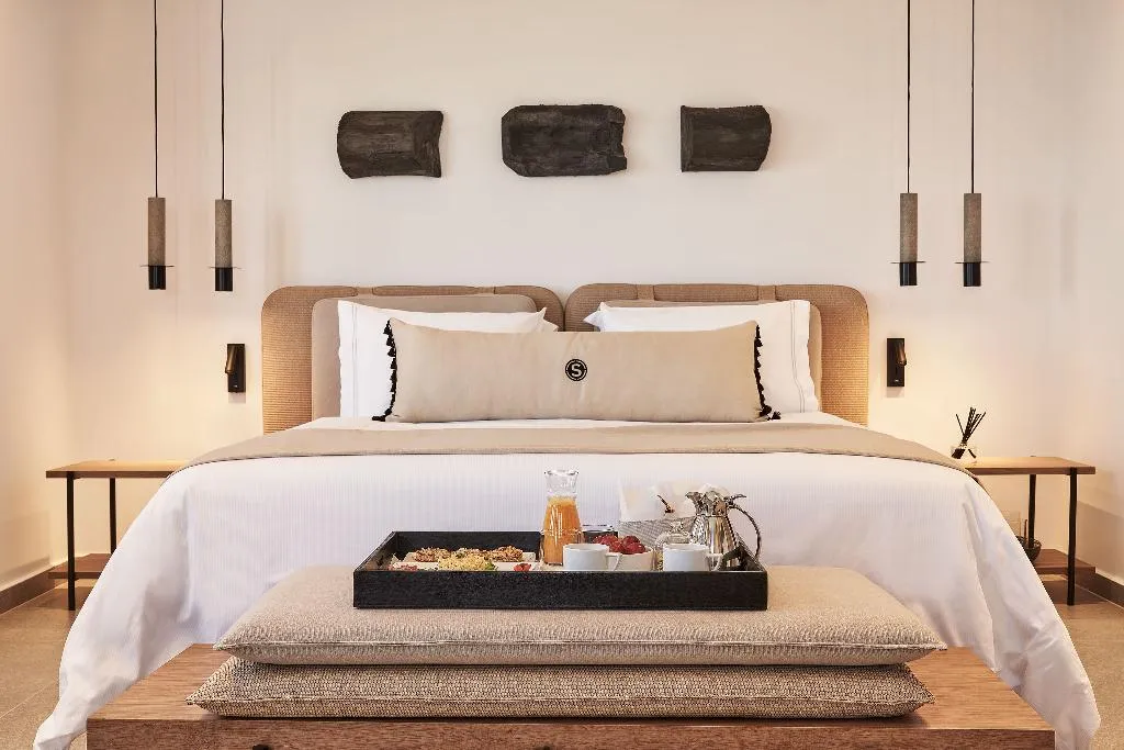 SUITE DELUXE WITH PRIVATE POOL Room, SantAnna Luxury Suites, Santorini