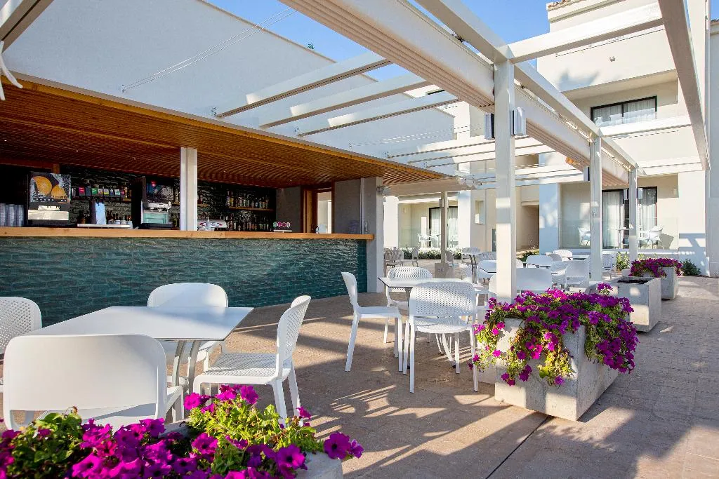 Bar, Hipotels Mediterraneo Club, Majorca