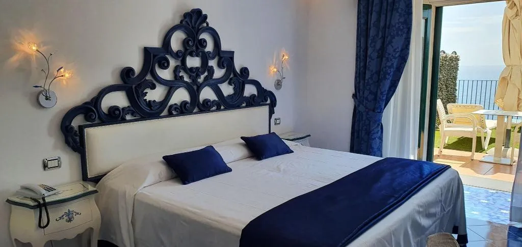 Room, Villa Maria Pia, Naples