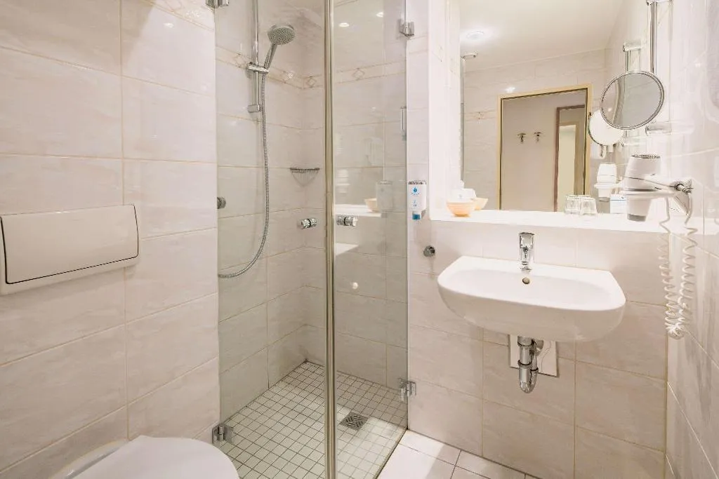TRIPLE WITH DOUBLE BED Room, Best Western Hotel Kantstrasse Berlin, Berlin