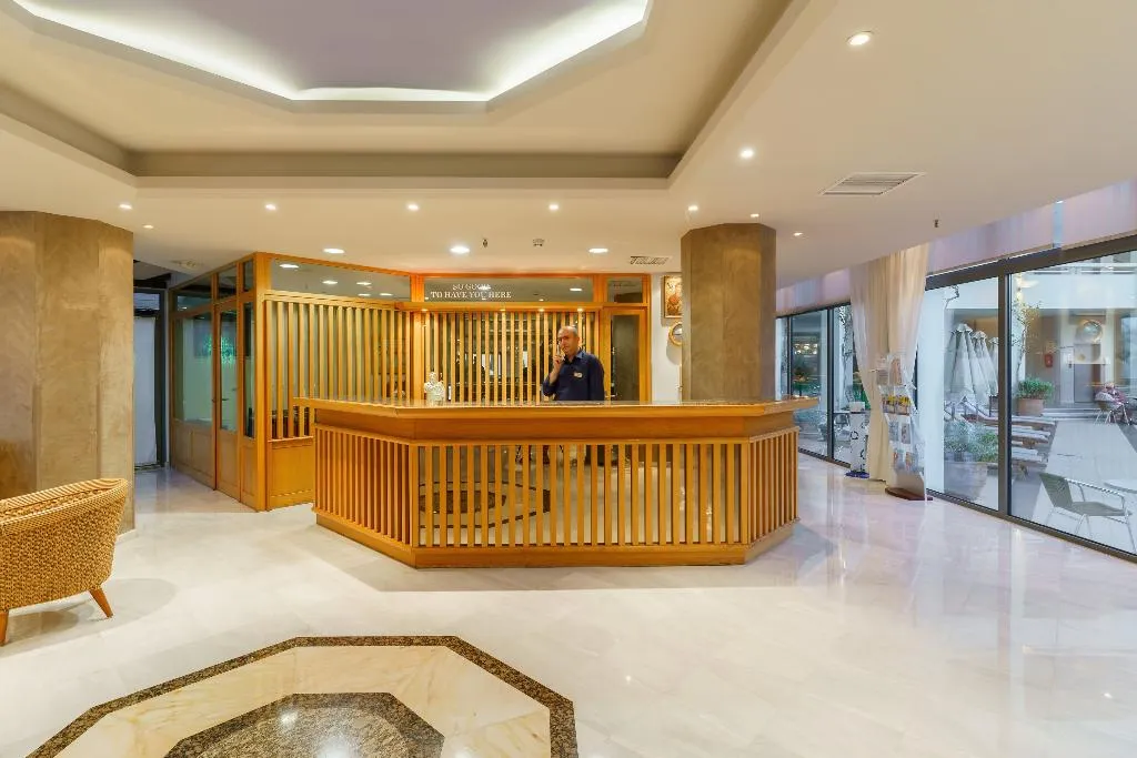 Lobby, Pearl Beach, Crete