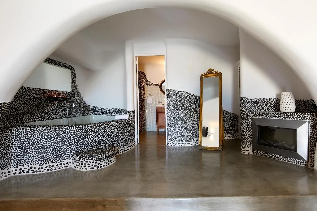 SUITE STANDARD Room, Suites of the Gods Cave Spa, Santorini