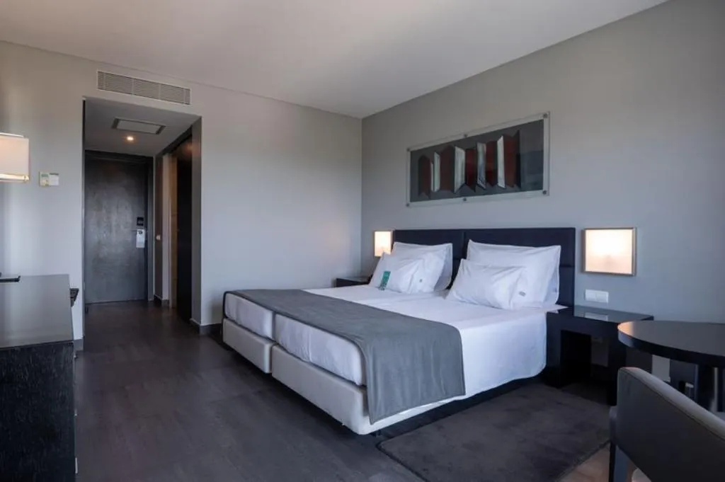 TWIN CLASSIC Room, Vila Gale Lagos, Algarve