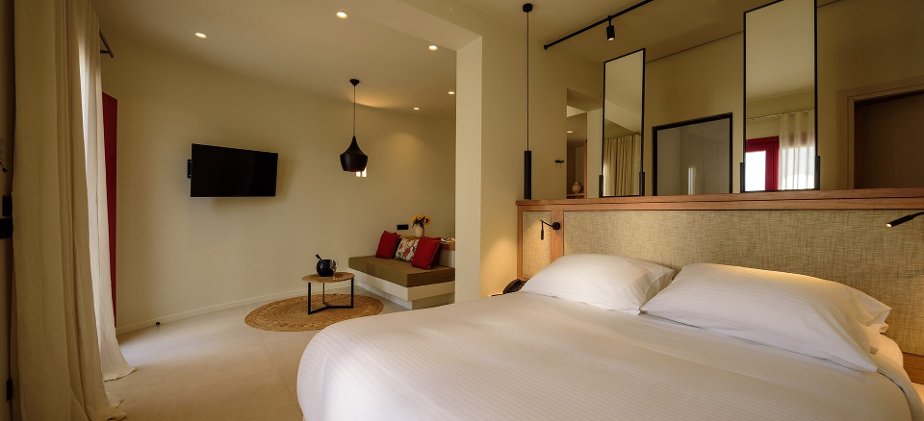 11 11 By Potnia Theron Suites, Santorini
