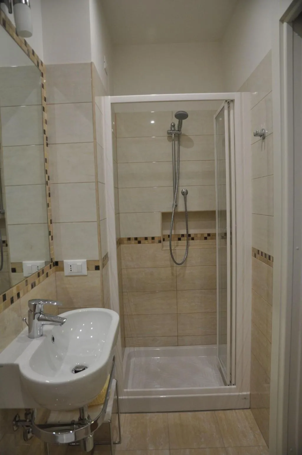 Room, B B Five Roma, Rome