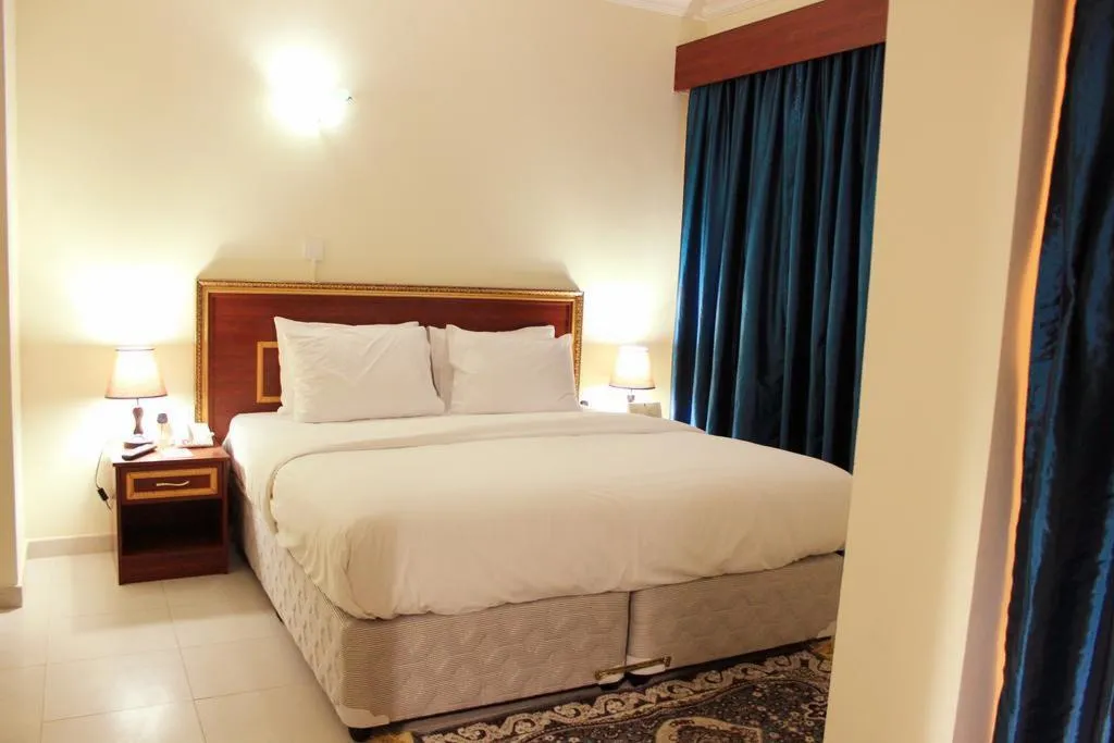 Room, Montreal Naif Hotel, Dubai