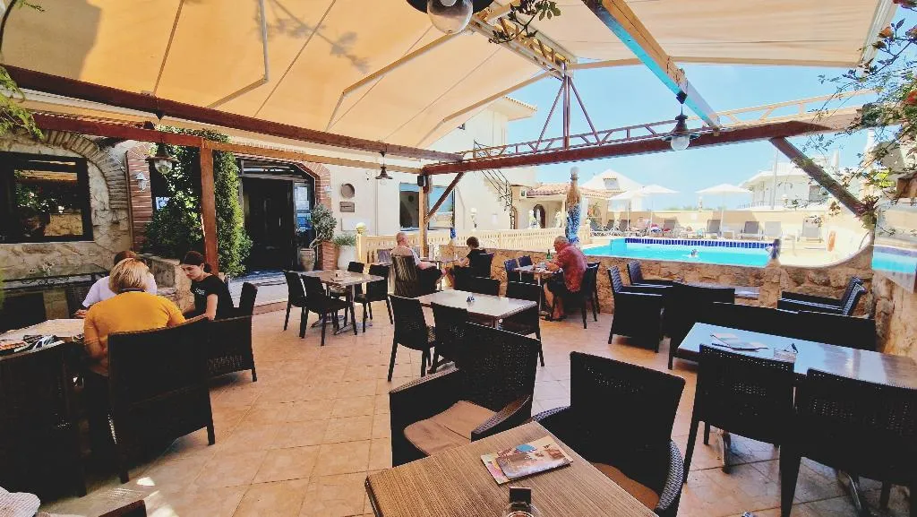 Pool, Erato, Crete