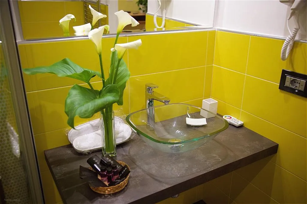 Room, Il Giardino Segreto, Naples