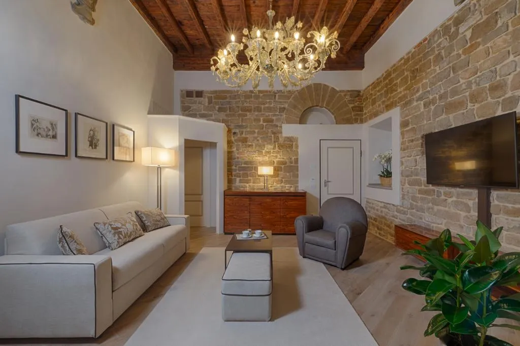 SUITE CLASSIC WITH TERRACE Room, Donati Luxury Tower, Florence