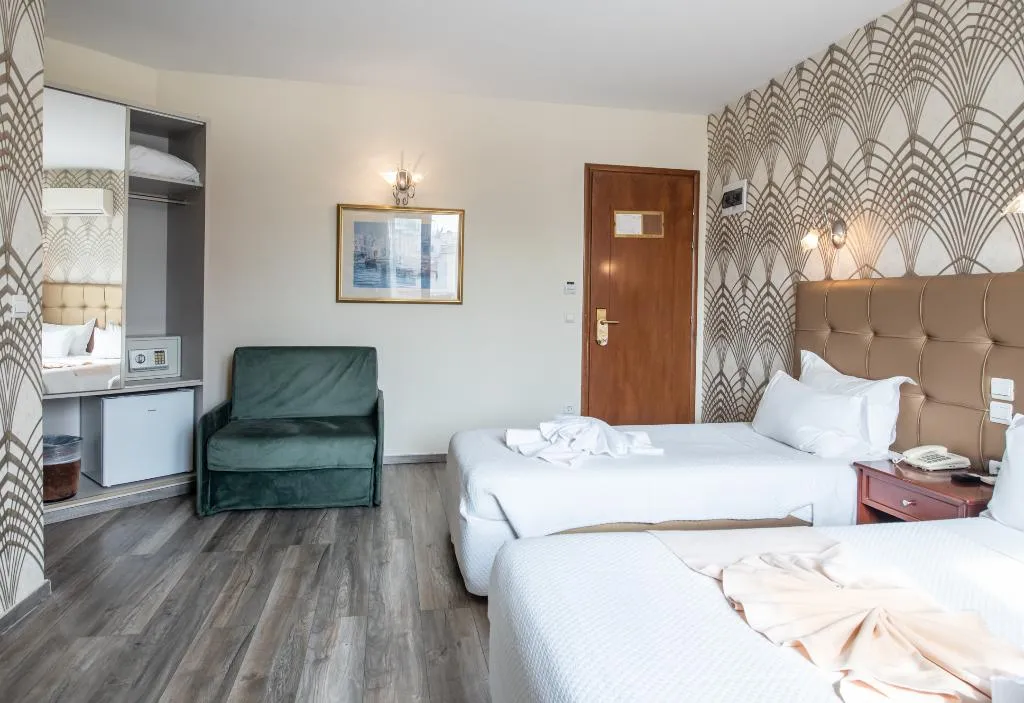 TRIPLE STANDARD Room, Golden City, Athens