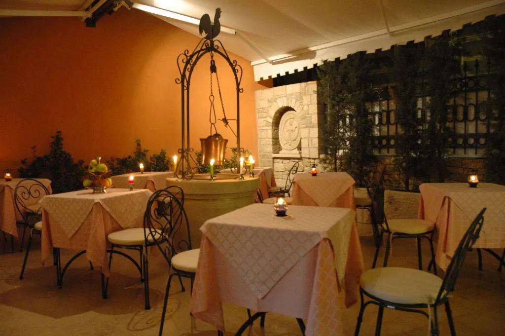 Lobby, Villetta Phasiana, Istria