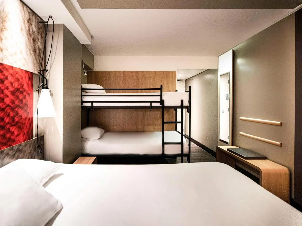 FAMILY ROOM STANDARD Room, Ibis Amsterdam Centre, Amsterdam