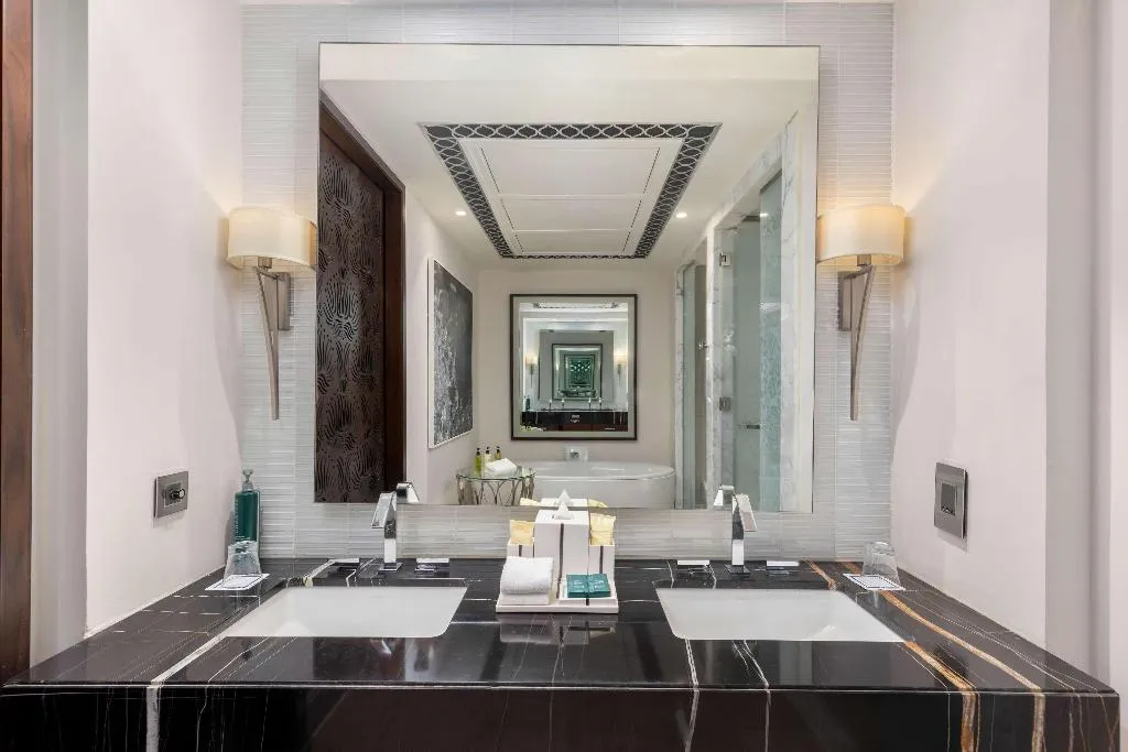 SUITE Presidential Room, Hilton Dubai Al Habtoor City, Dubai