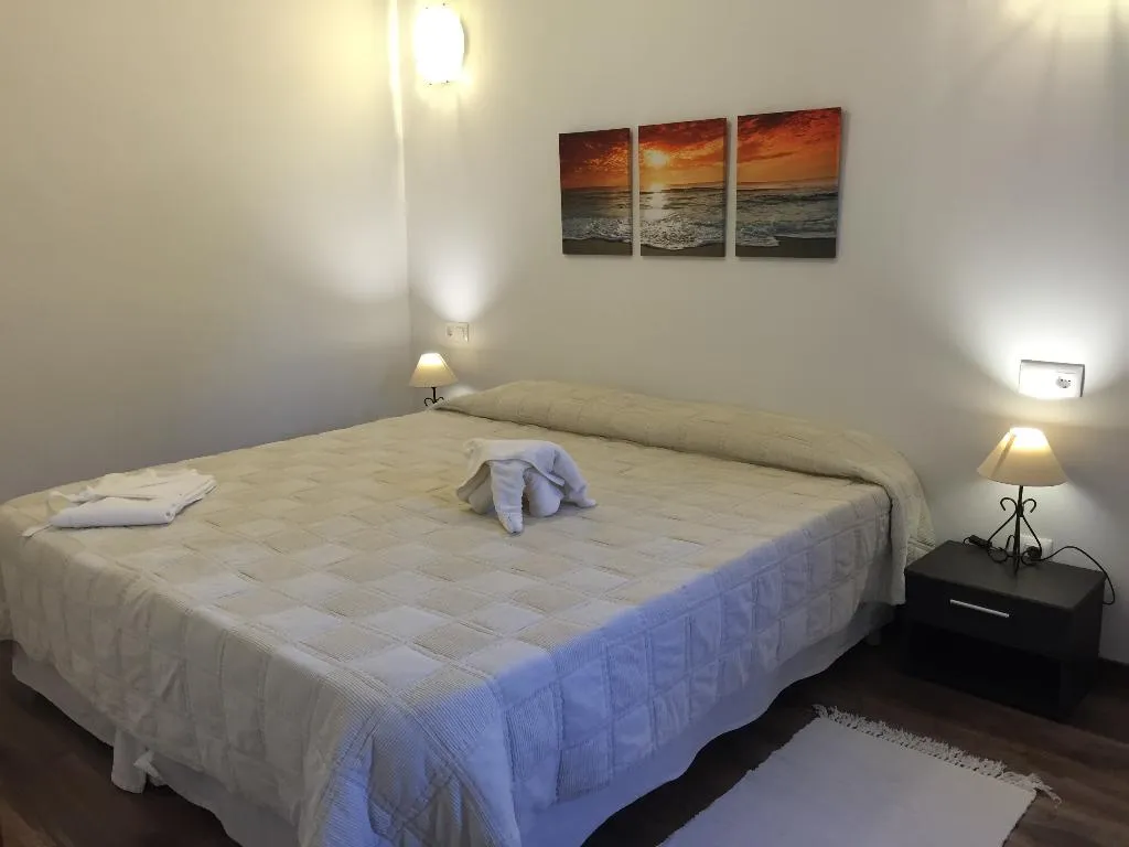 APARTMENT SEA VIEW WITH TERRACE Room, Agroturisme Es Picot, Majorca