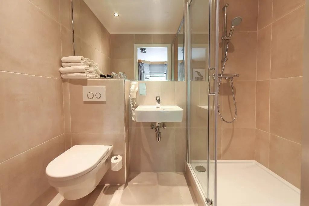 SINGLE BASIC Room, The Delphi - Amsterdam Townhouse, Amsterdam