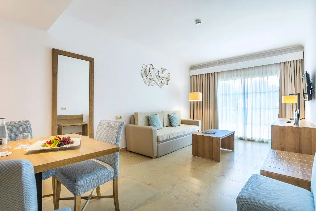 APARTMENT SUPERIOR ONE BEDROOM Room, Zafiro Mallorca, Majorca
