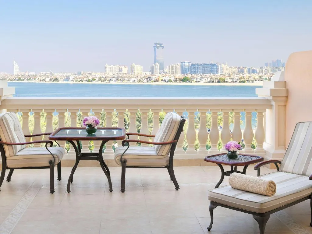 SUITE STANDARD Room, Raffles The Palm Dubai, Dubai