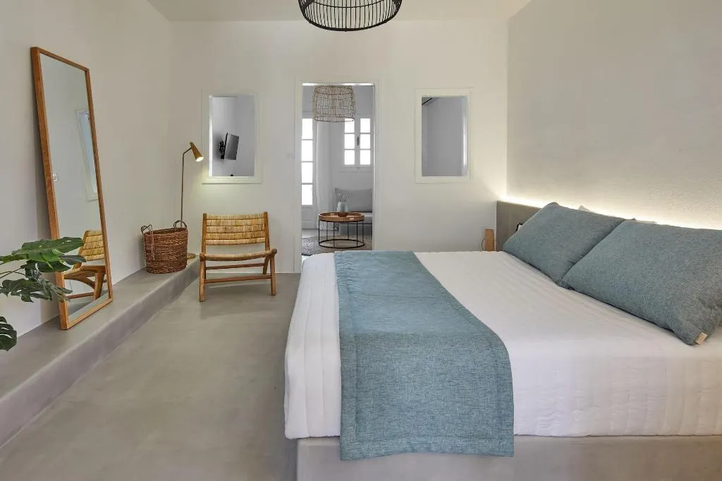 Room, Symmetry Suites, Santorini