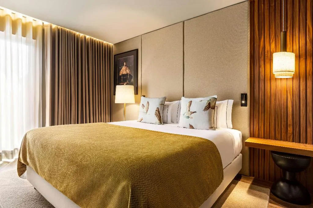 SUITE KING SIZE BED Room, Fontinha Porto A Trademark Collection By Wyndham, Porto