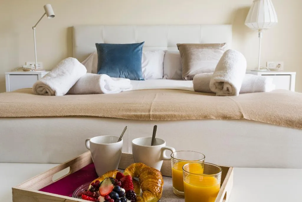 APARTMENT CAPACITY 8 THREE BEDROOMS Room, HQ Rooms San Vicente, Valencia
