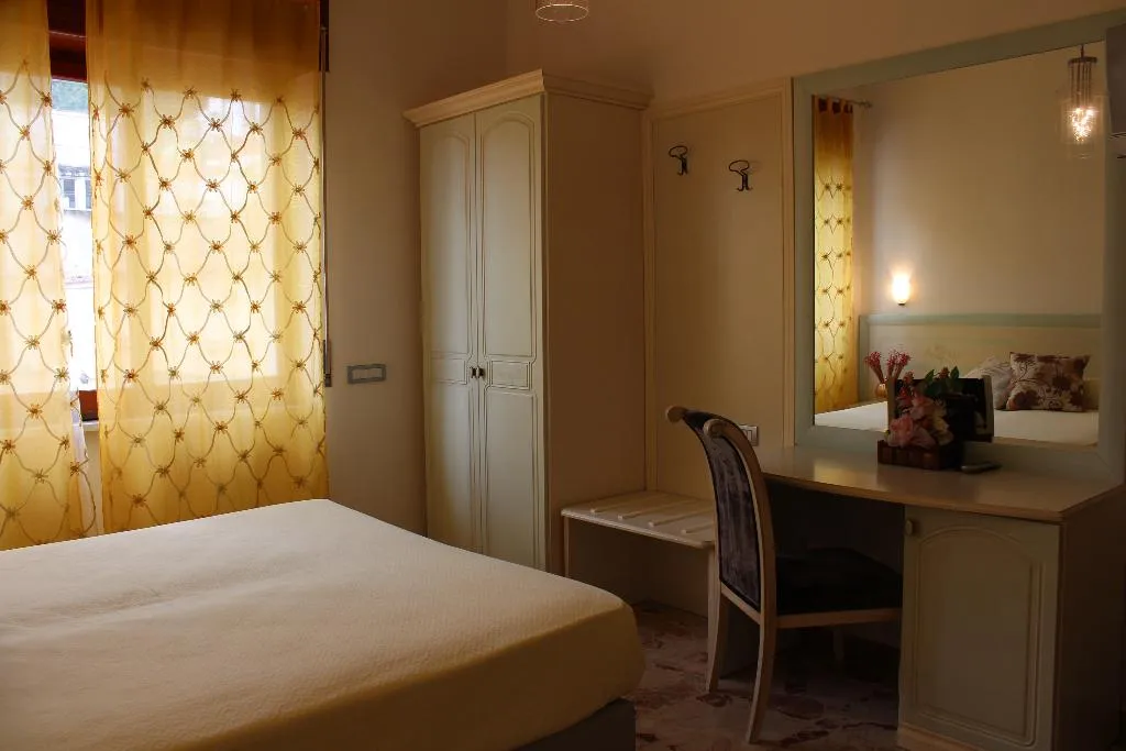 APARTMENT STANDARD Room, Le Case Della Costa, Naples