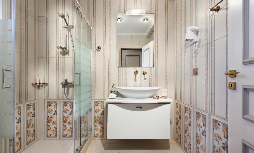 SUITE PREMIUM Room, Kyniska Palace Conference & Spa, Athens