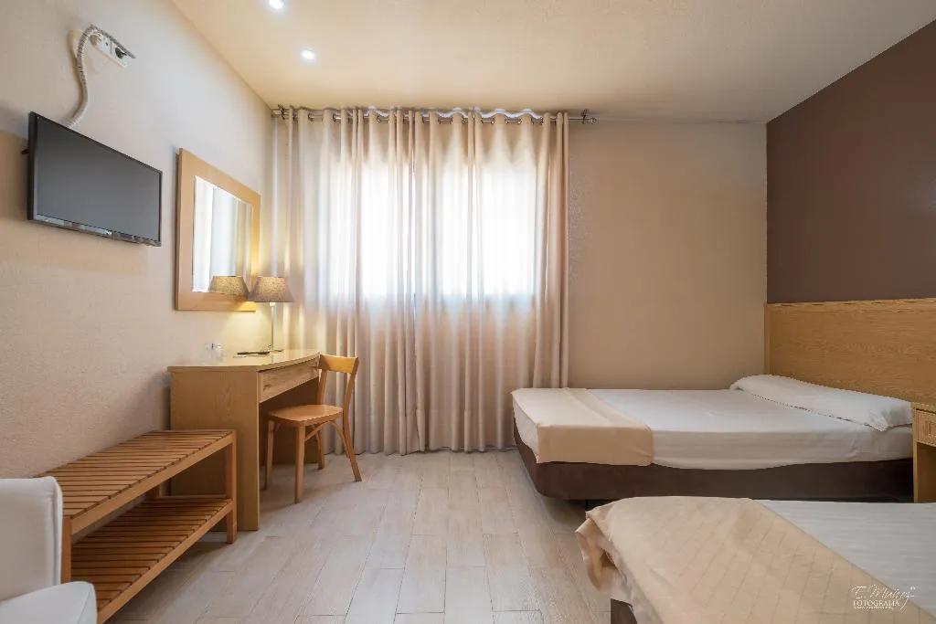 Double or Twin STANDARD Room, Hotel Vivar, Madrid