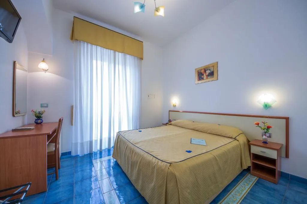 Room, Meublè Casa Mannini, Naples