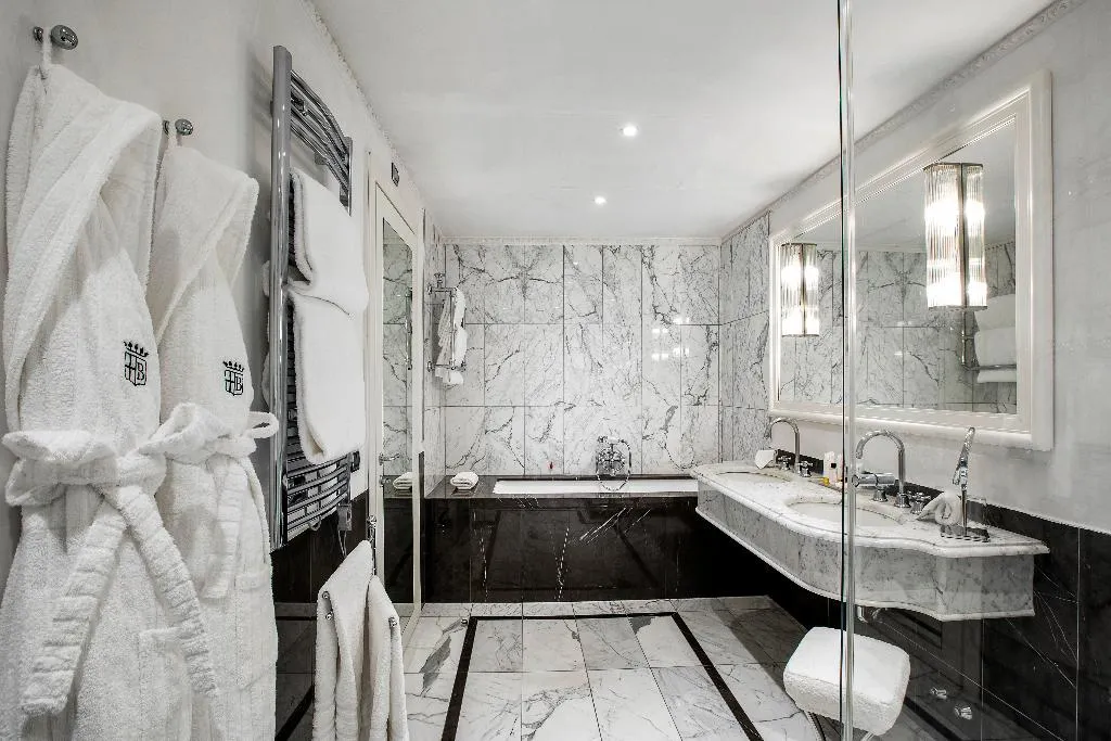 SUITE DELUXE Room, Baglioni Hotel Regina, Rome