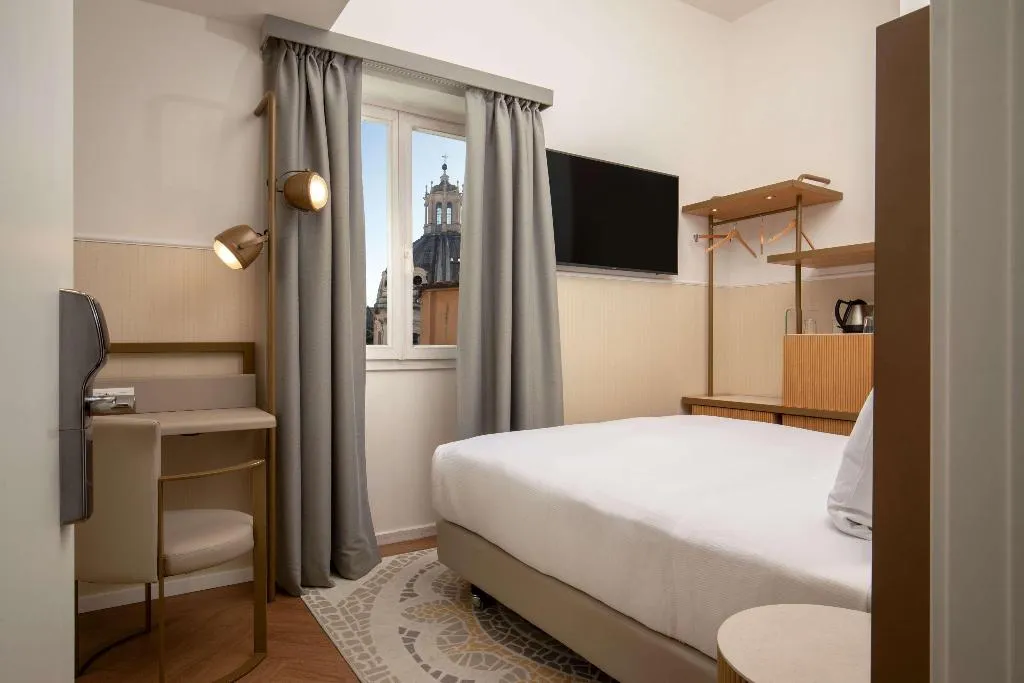 Room, Cosmopolita Hotel Rome, Tapestry Collection by Hil, Rome