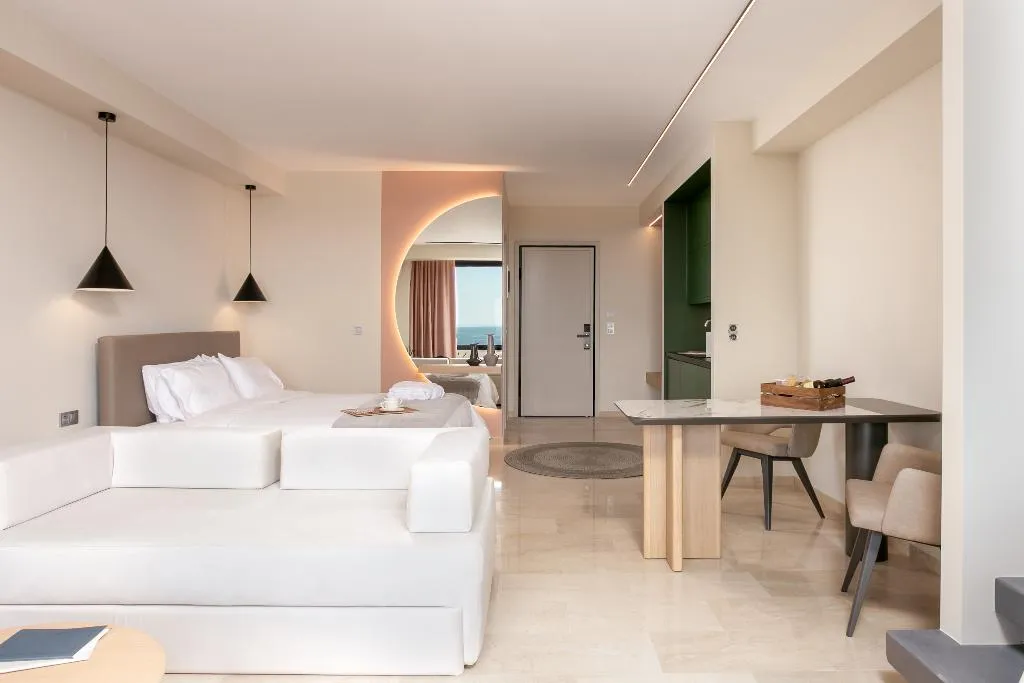 QUADRUPLE SUPERIOR QUEEN BED Room, Sea And The City, Halkidiki