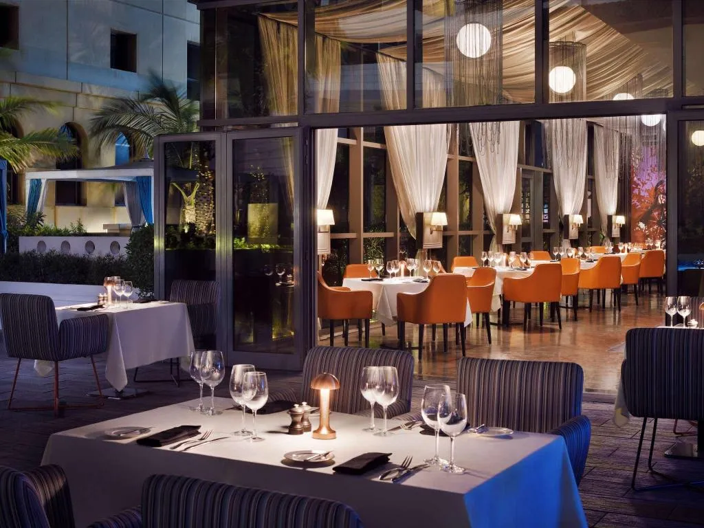 Restaurant, Movenpick Hotel Jumeirah Beach, Dubai
