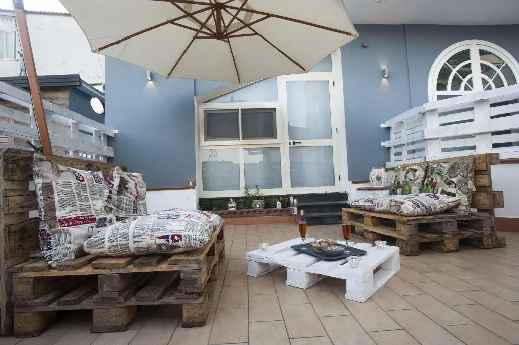 Terrace, City Pompei Accommodations, Naples