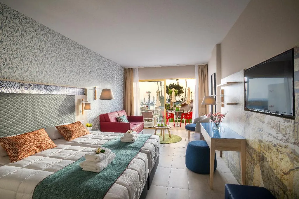SUITE SEA VIEW Room, Leonardo Laura Beach And Splash Resort, Cyprus