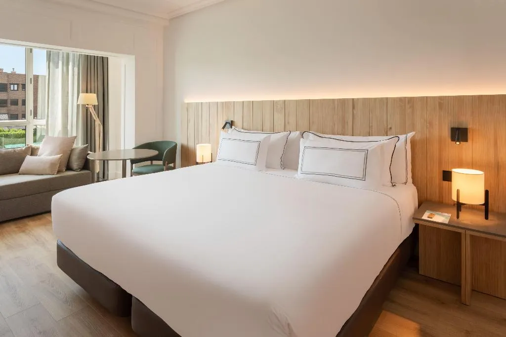 Double or Twin SUPERIOR POOL VIEW Room, Melia Barajas, Madrid