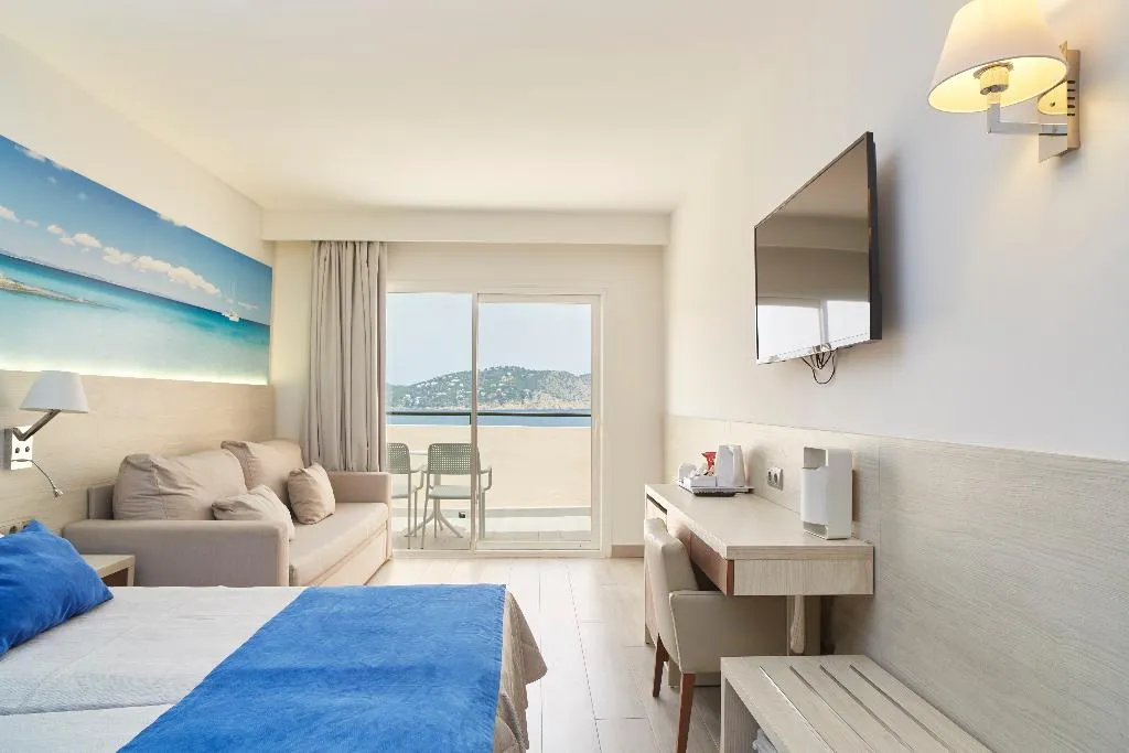 DOUBLE PREMIUM Room, Invisa Hotel Club Cala Blanca, Ibiza