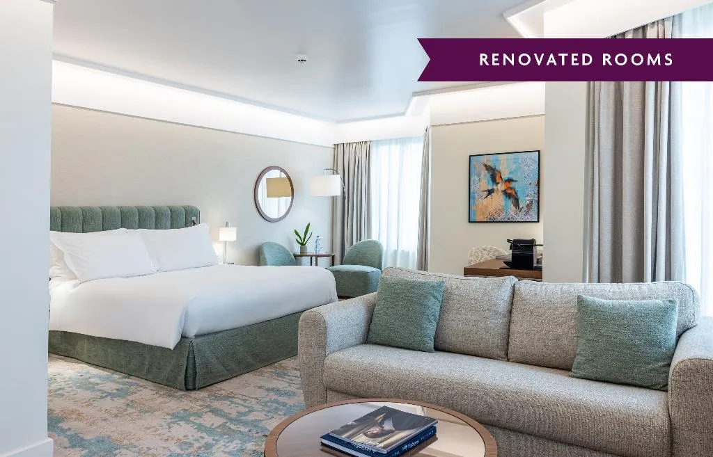 JUNIOR SUITE QUEEN SIZE BED Room, Crowne Plaza Porto, Porto