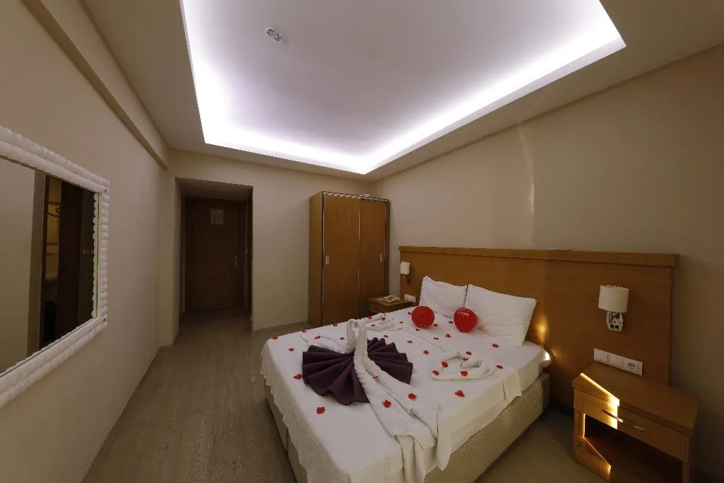SINGLE DELUXE WITH JACUZZI Room, Golden Life Resort Hotel & Spa, Dalaman