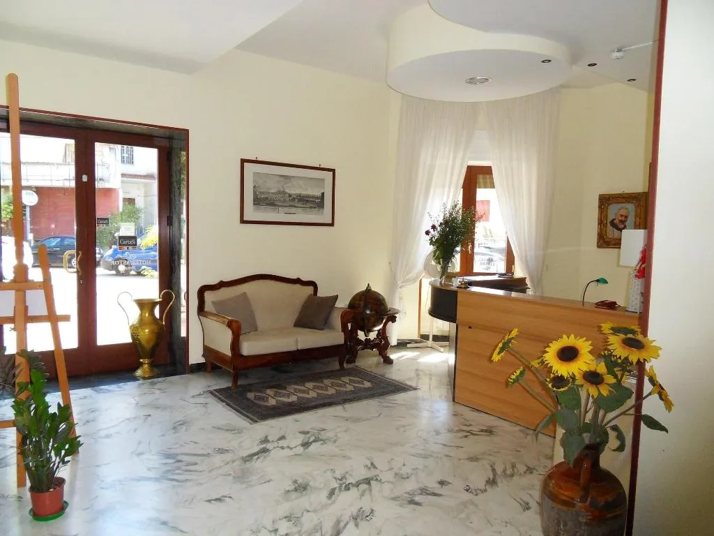Lobby, Hotel Astoria Restaurant, Naples