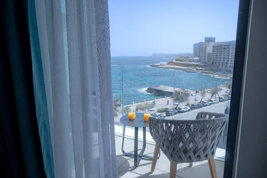 TRIPLE SEA VIEW Room, The Preluna Hotel, Malta