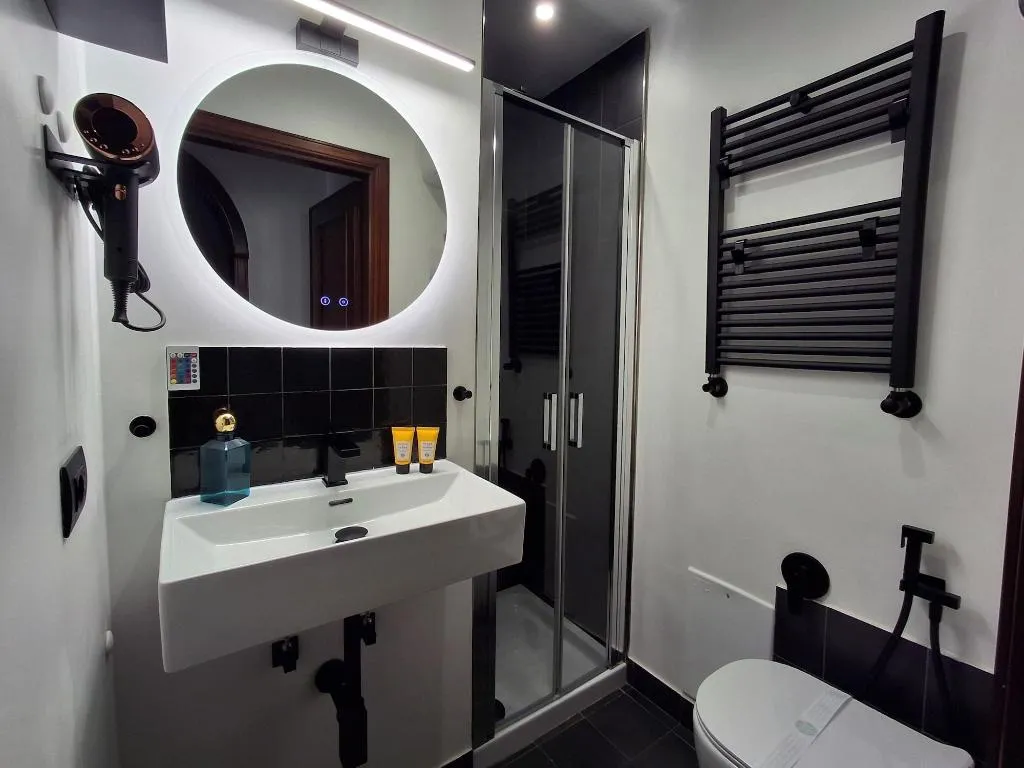 Room, Napolicentro Mare, Naples