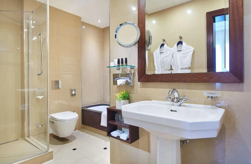 SUITE WITH BALCONY Room, Vignette Collection Bristol Berlin, Berlin