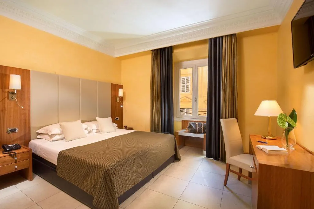 Room, Sonya, Rome