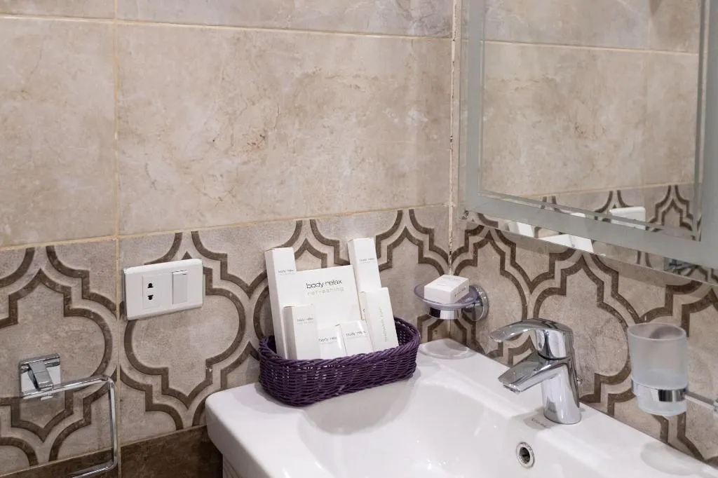 Room, Mamluk Pyramids Hotel, Cairo
